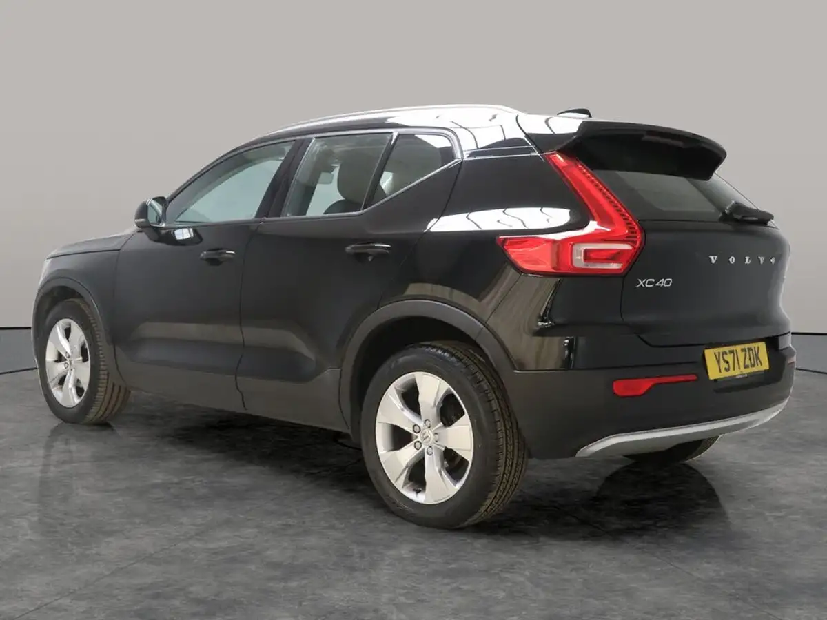 2022-volvo-xc40-15-t3-momentum-auto-big-15