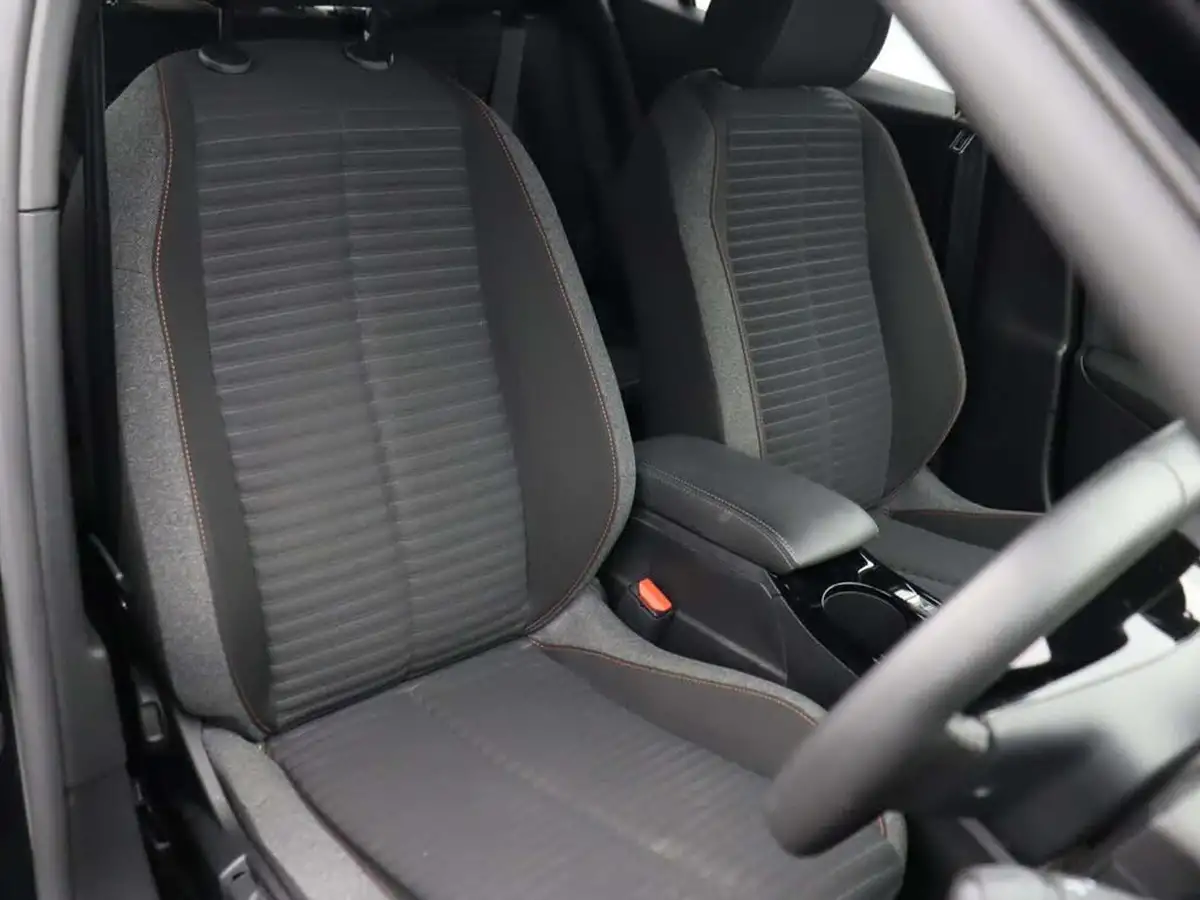 2023-peugeot-2008-suv-e-active-premium-big-8