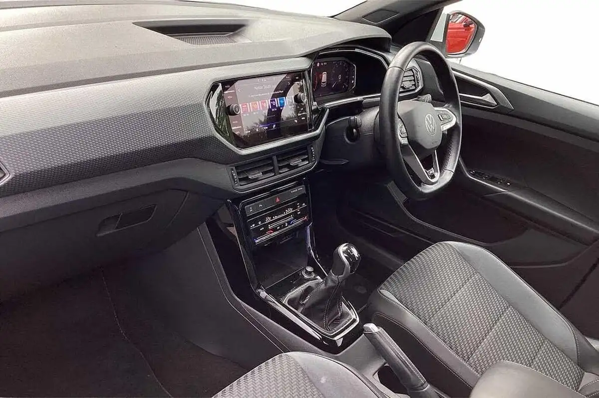 2022-volkswagen-t-cross-10-tsi-r-line-big-1