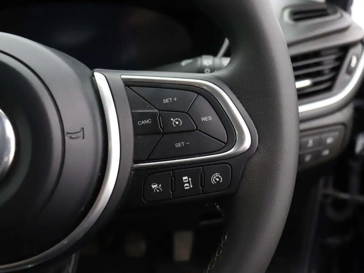2021-fiat-tipo-10-cross-big-33