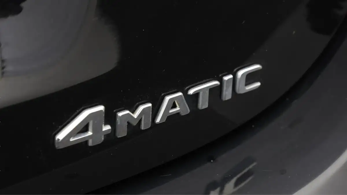 2019-mercedes-benz-a-class-20-a220-amg-line-premium-plus-hatchback-5d-4matic-big-22