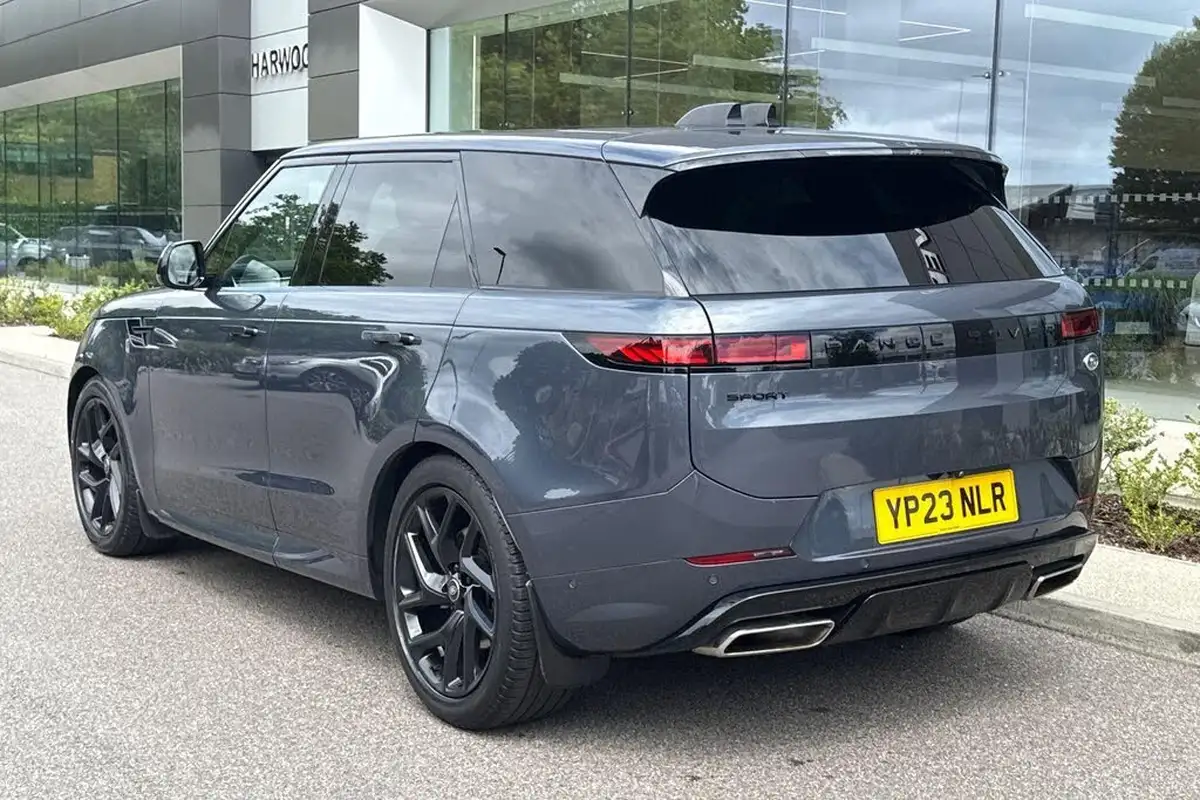 2023-land-rover-range-rover-sport-30-p400-dynamic-se-big-15