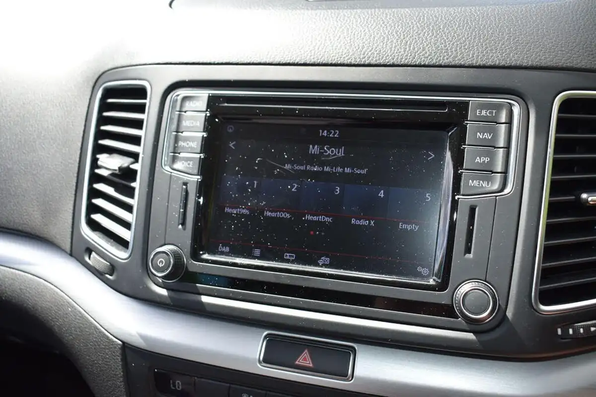 2021-volkswagen-sharan-14-tsi-se-nav-dsg-big-24