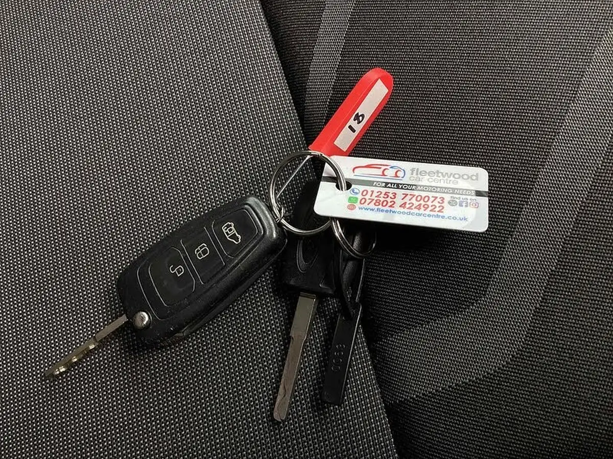 2018-ford-grand-tourneo-connect-15tdci-zetec-120ps-ss-1499cc-powershift-big-28