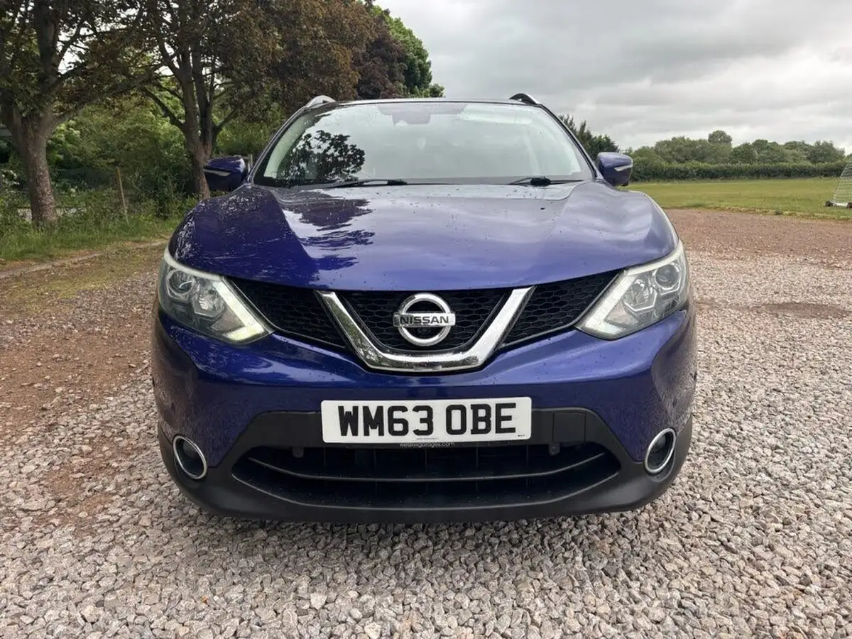 2014-nissan-qashqai-16dci-tekna-big-10