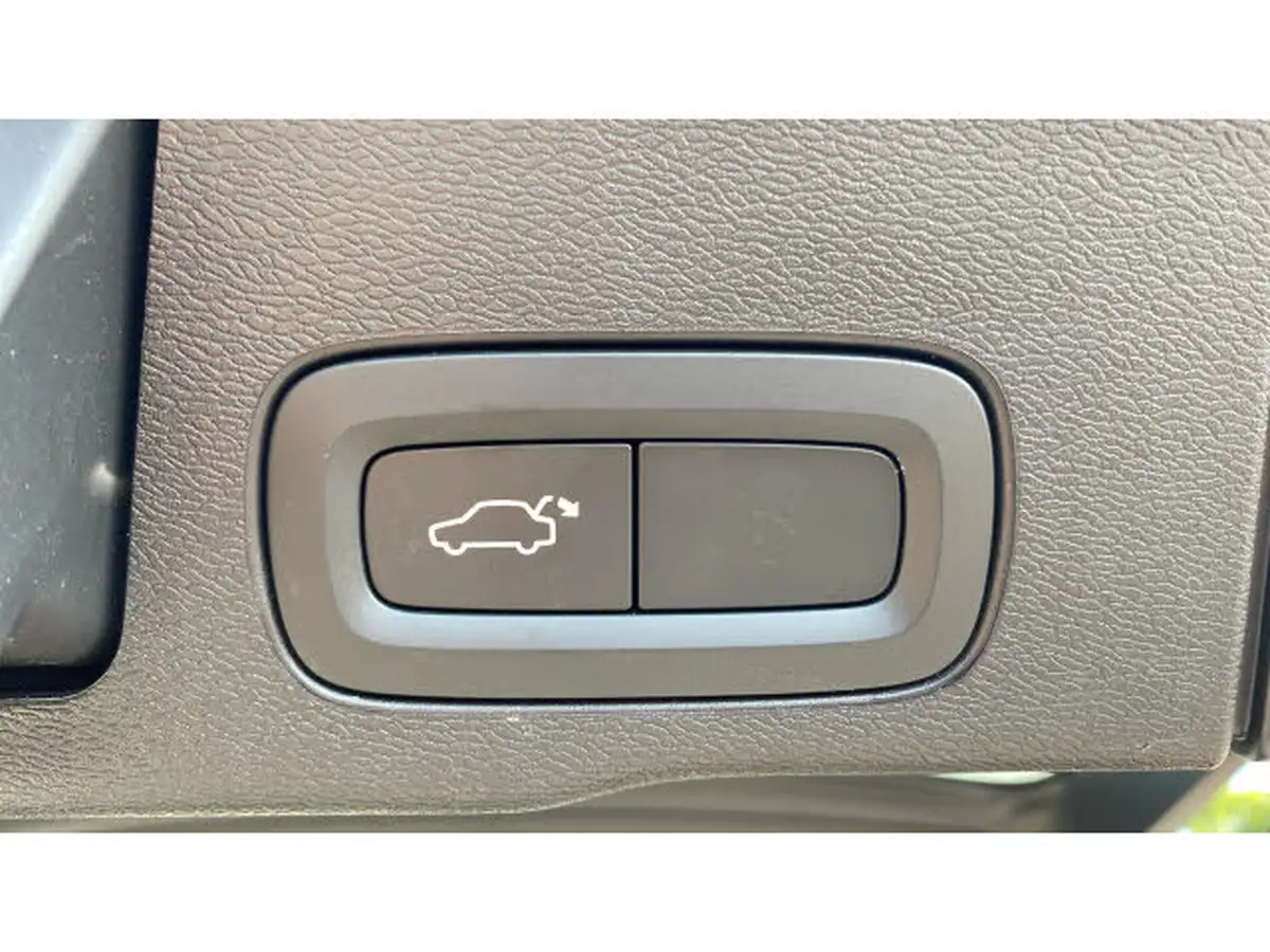 2023-volvo-xc60-20-b5-core-big-37