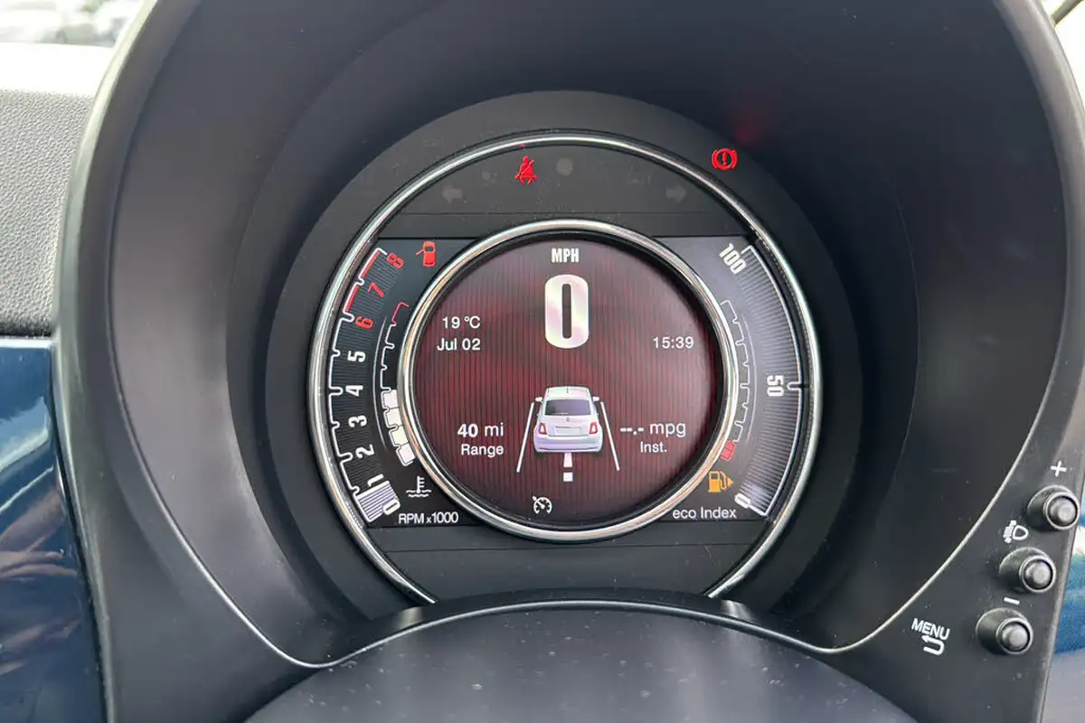 2018-fiat-500-12-lounge-big-13
