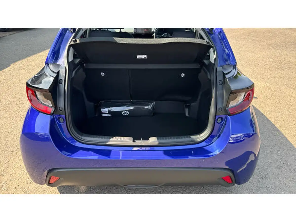 2025-toyota-yaris-15-vvt-i-icon-big-3