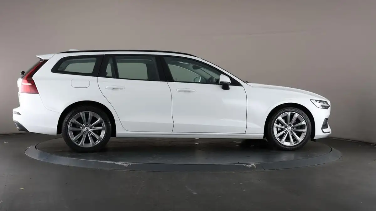 2020-volvo-v60-20-b3-momentum-big-63