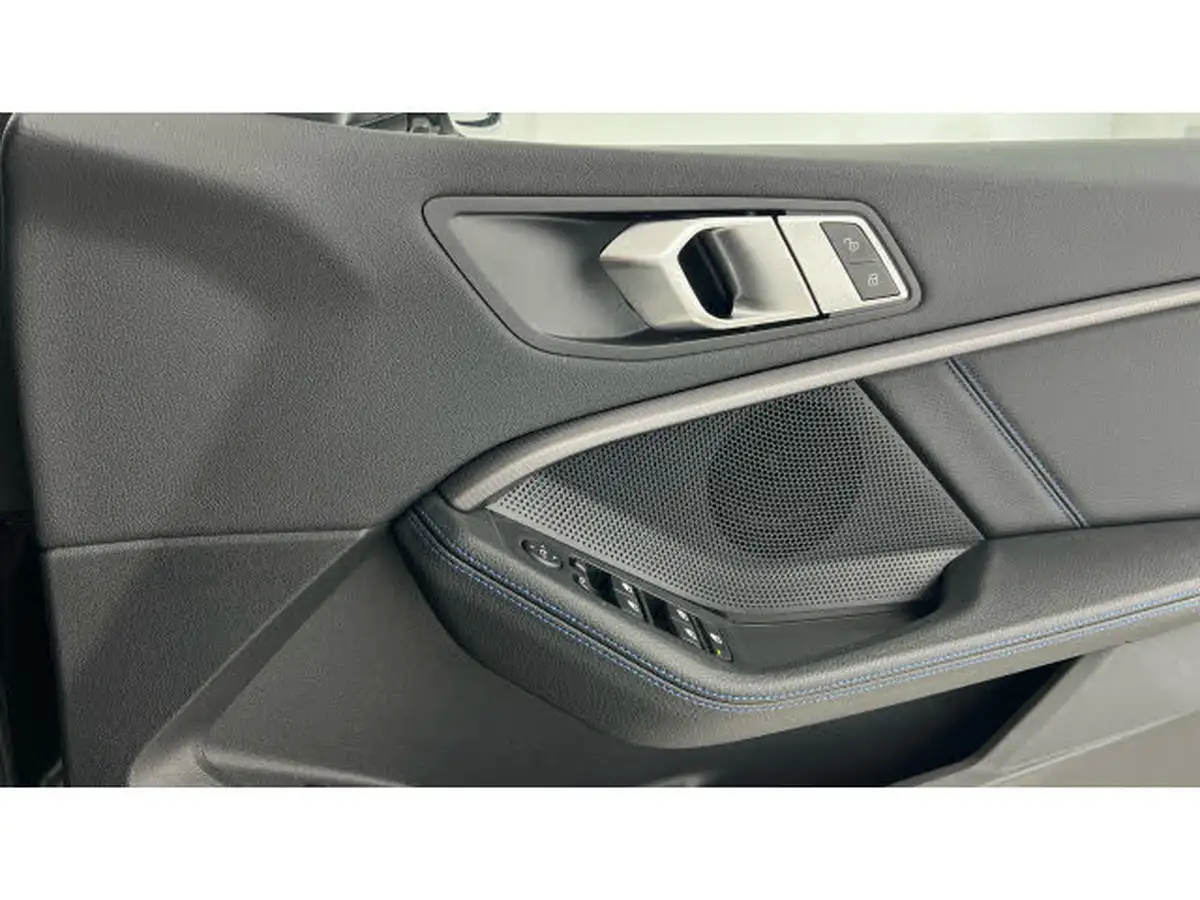 2022-bmw-1-series-20td-120d-m-sport-lcp-big-19