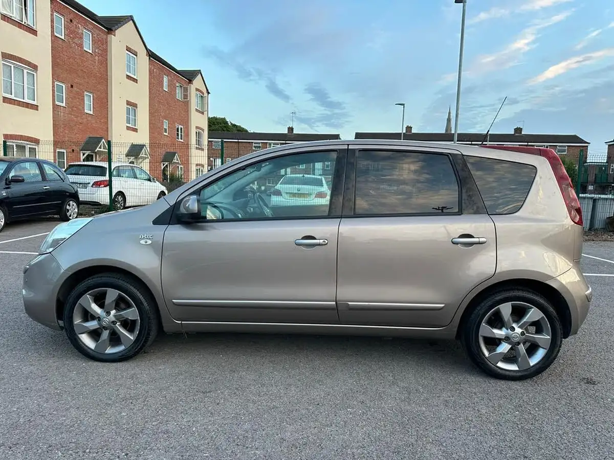 2011-nissan-note-16-n-tec-auto-big-4