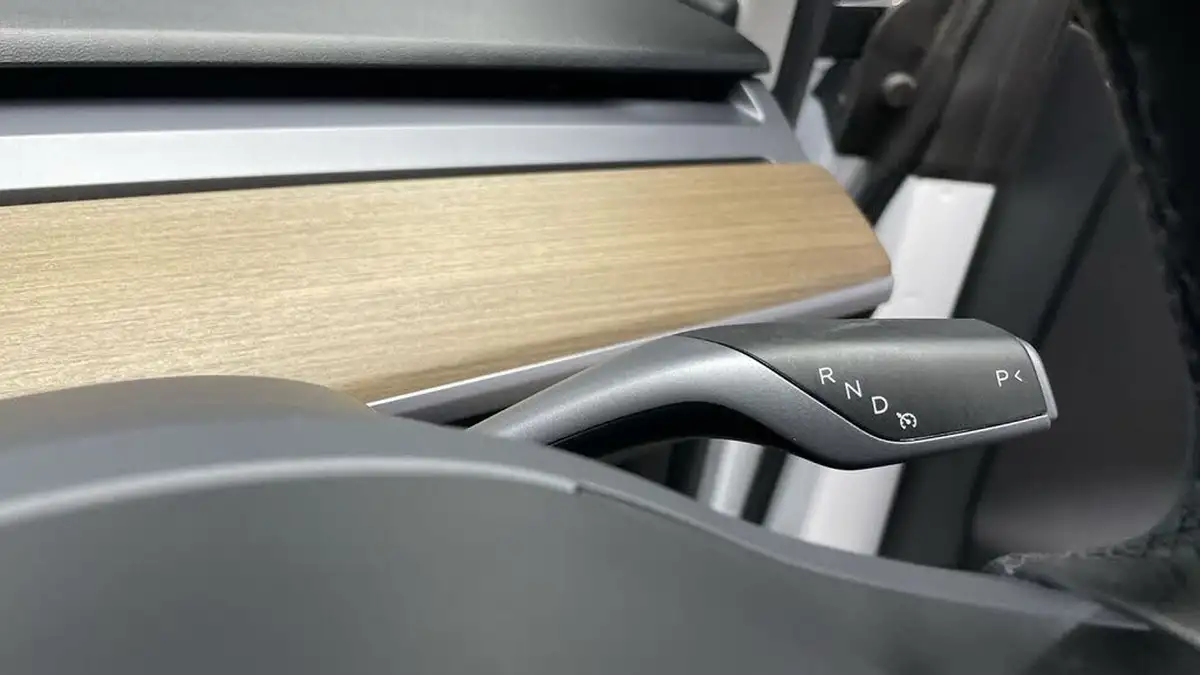 2022-tesla-model-y-e-long-range-big-20