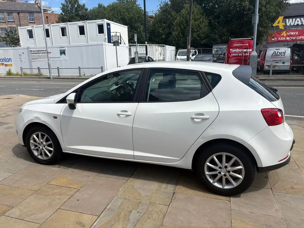 2011-seat-ibiza-12td-se-ecomotive-hatchback-5d-big-5