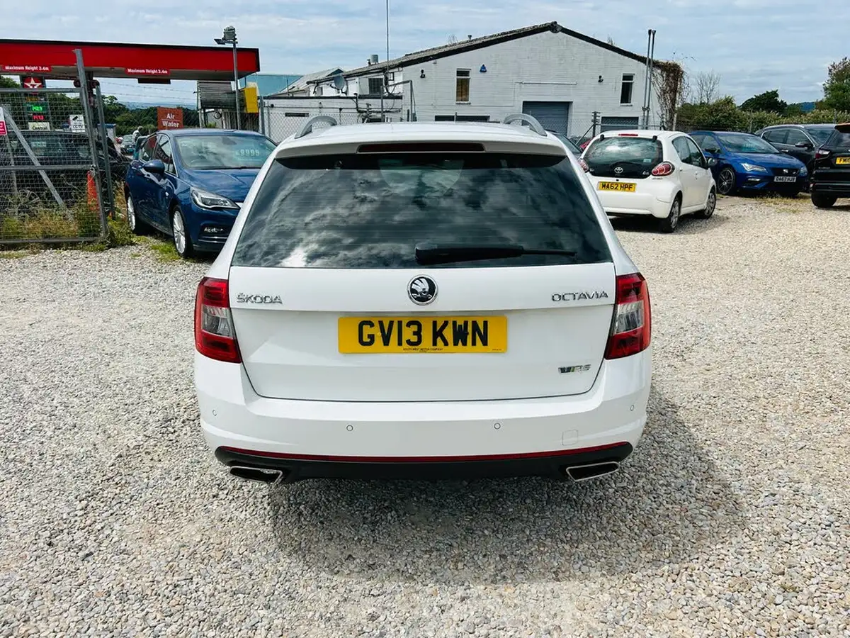 2013-skoda-octavia-20tdi-vrs-184ps-estate-big-7