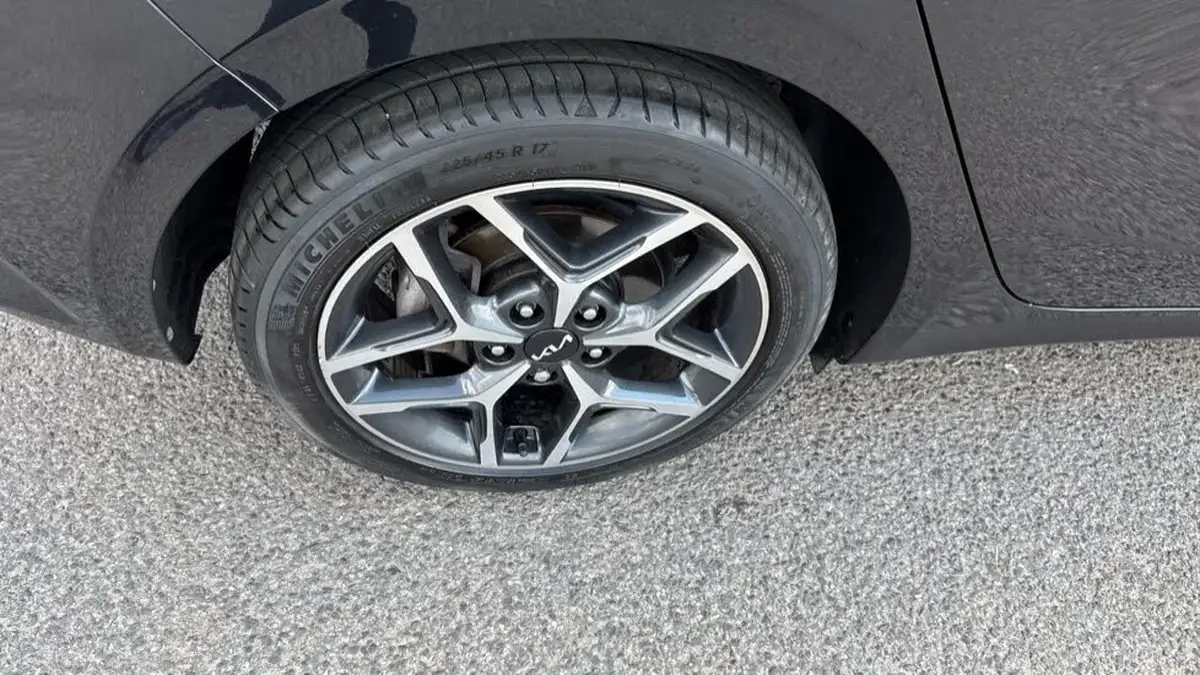 2022-kia-ceed-15-t-gdi-3-hatchback-big-29
