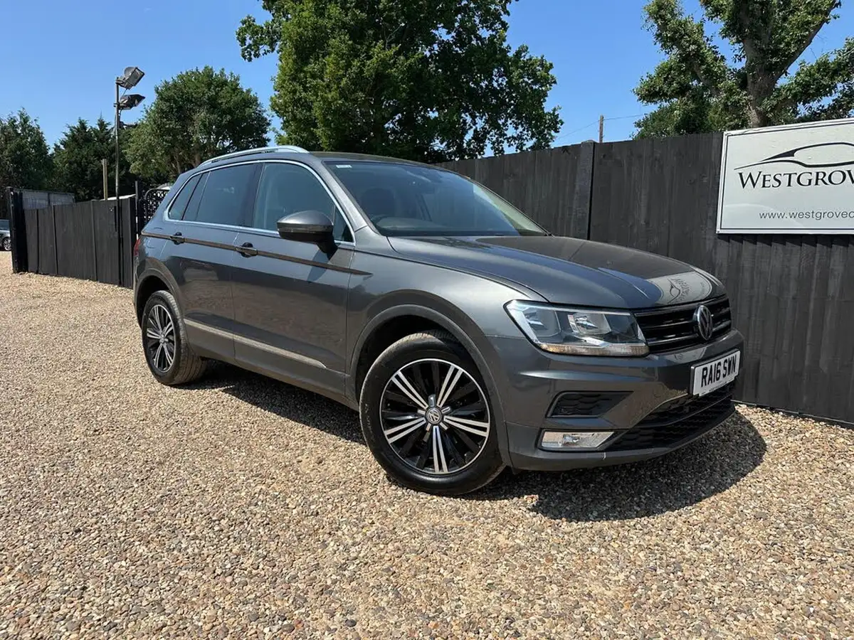 2016-volkswagen-tiguan-20tdi-se-navigation-150ps-4motion-bmt-ss-dsg-big-0