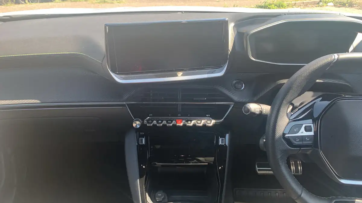 2024-peugeot-2008-suv-12-puretech-gt-136ps-hybrid-e-dsc6-big-9