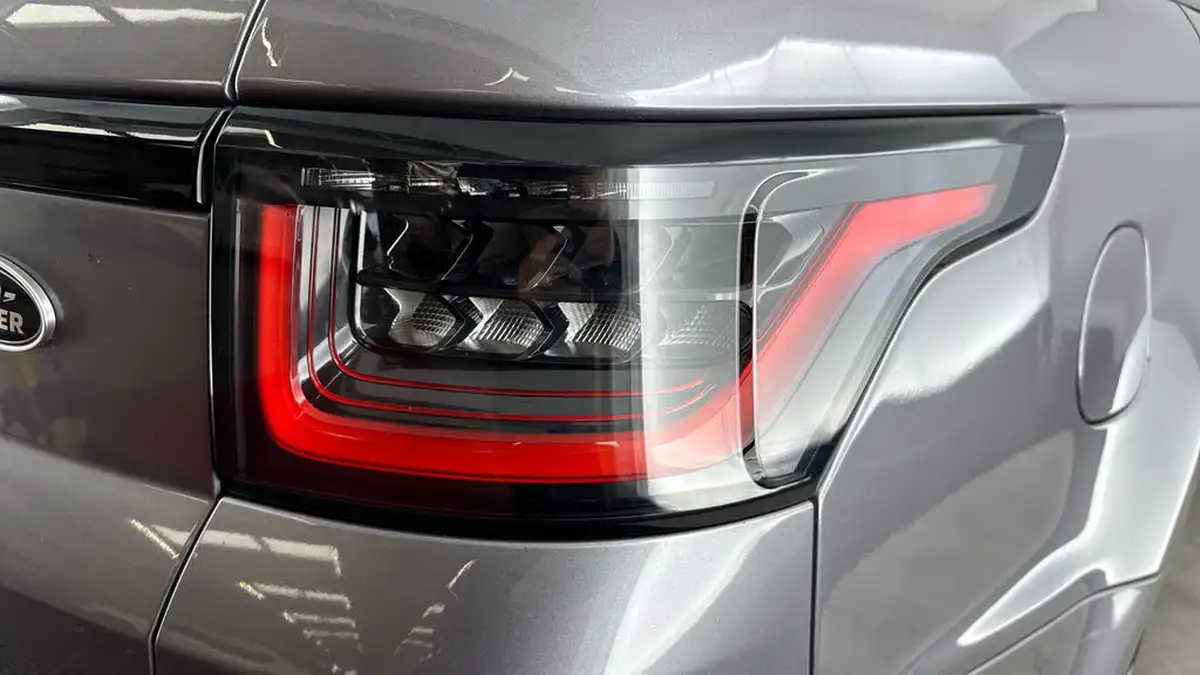 2021-land-rover-range-rover-sport-30-d300-hse-silver-big-29
