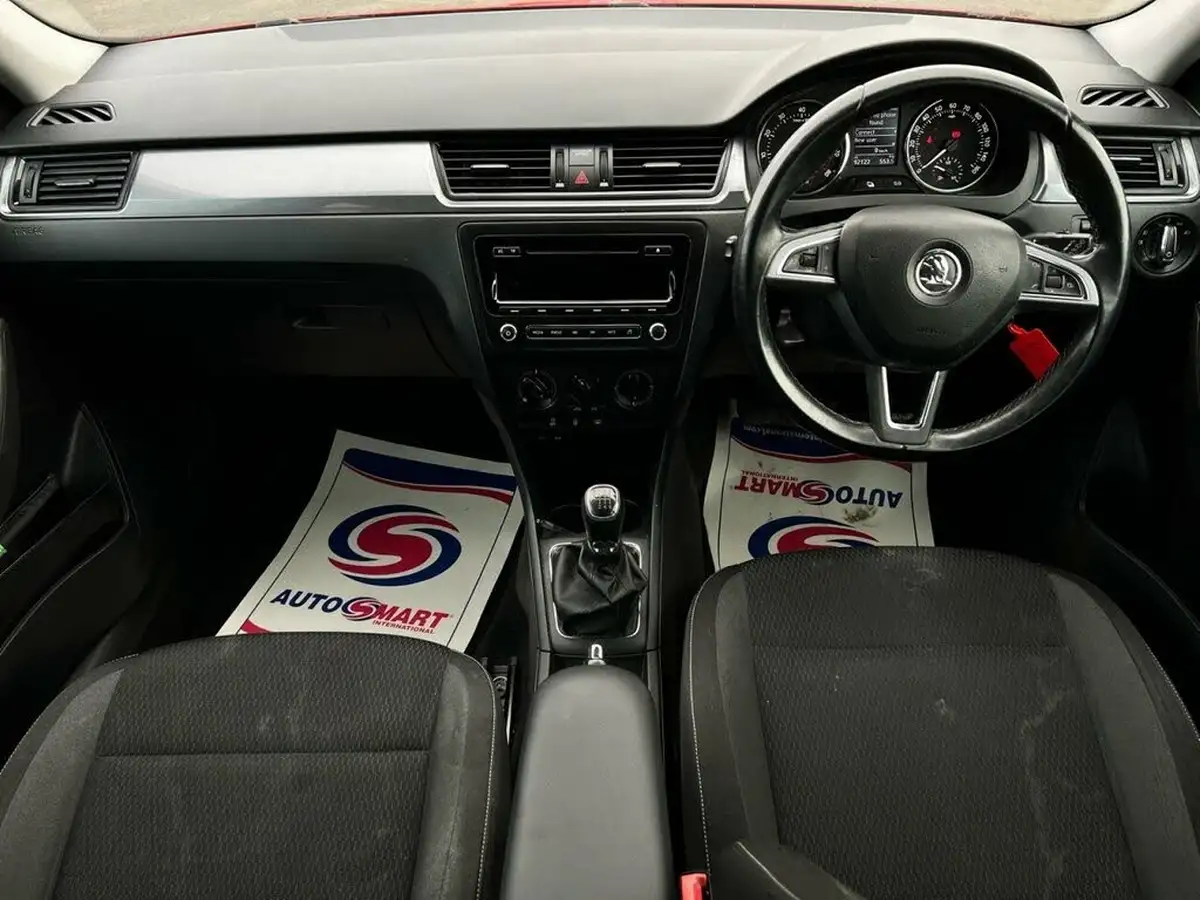 2014-skoda-rapid-spaceback-12-se-105ps-big-10