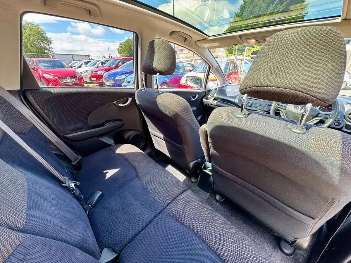 2014-honda-jazz-14-ex-big-32