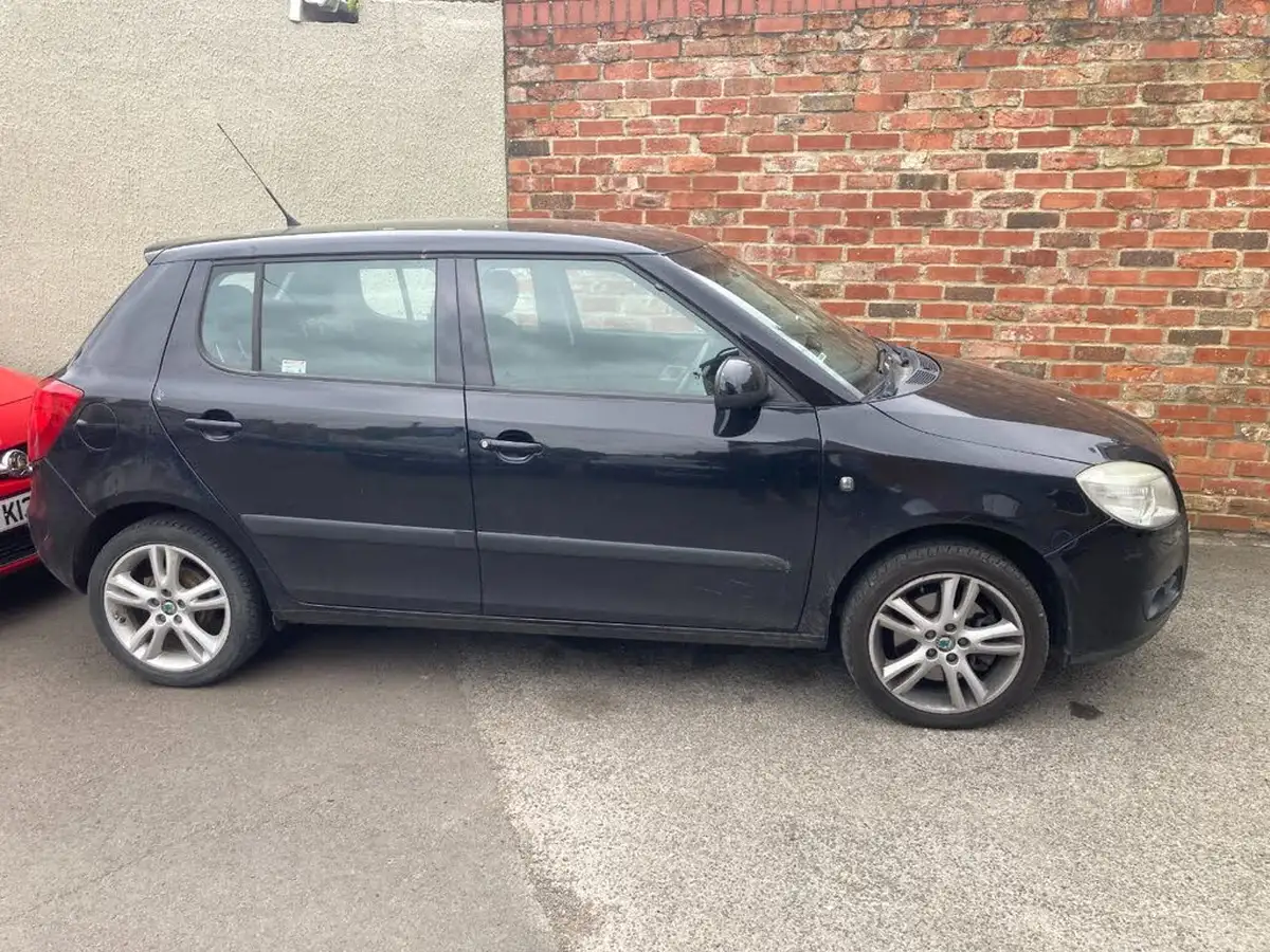 2007-skoda-fabia-19td-3-hatchback-big-4