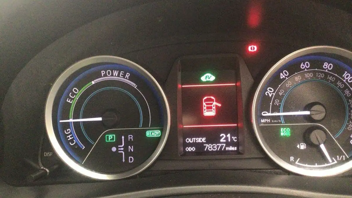 2015-toyota-auris-18-vvt-i-hsd-excel-touring-sports-e-cvt-big-12