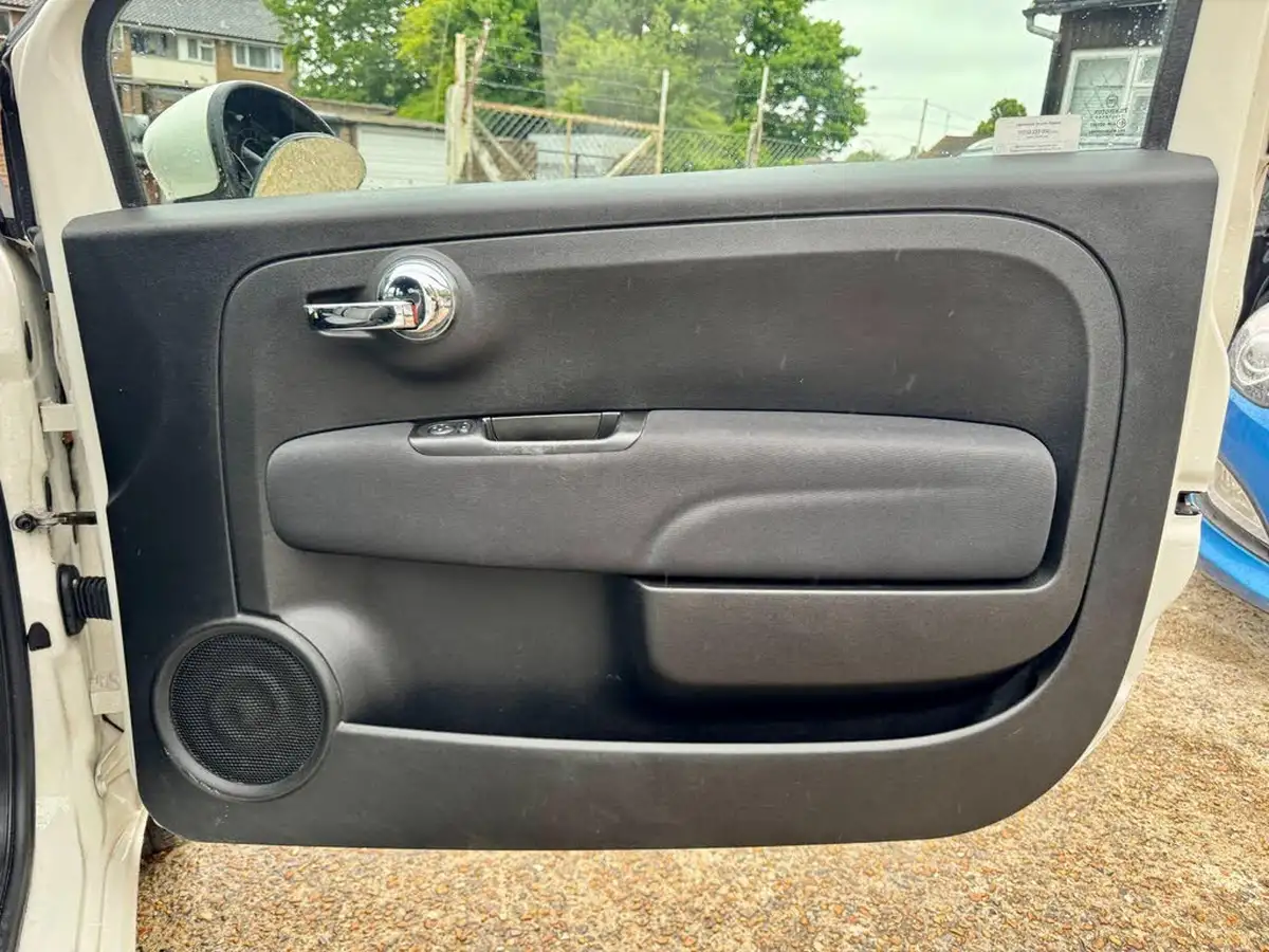 2019-fiat-500-12-lounge-big-24
