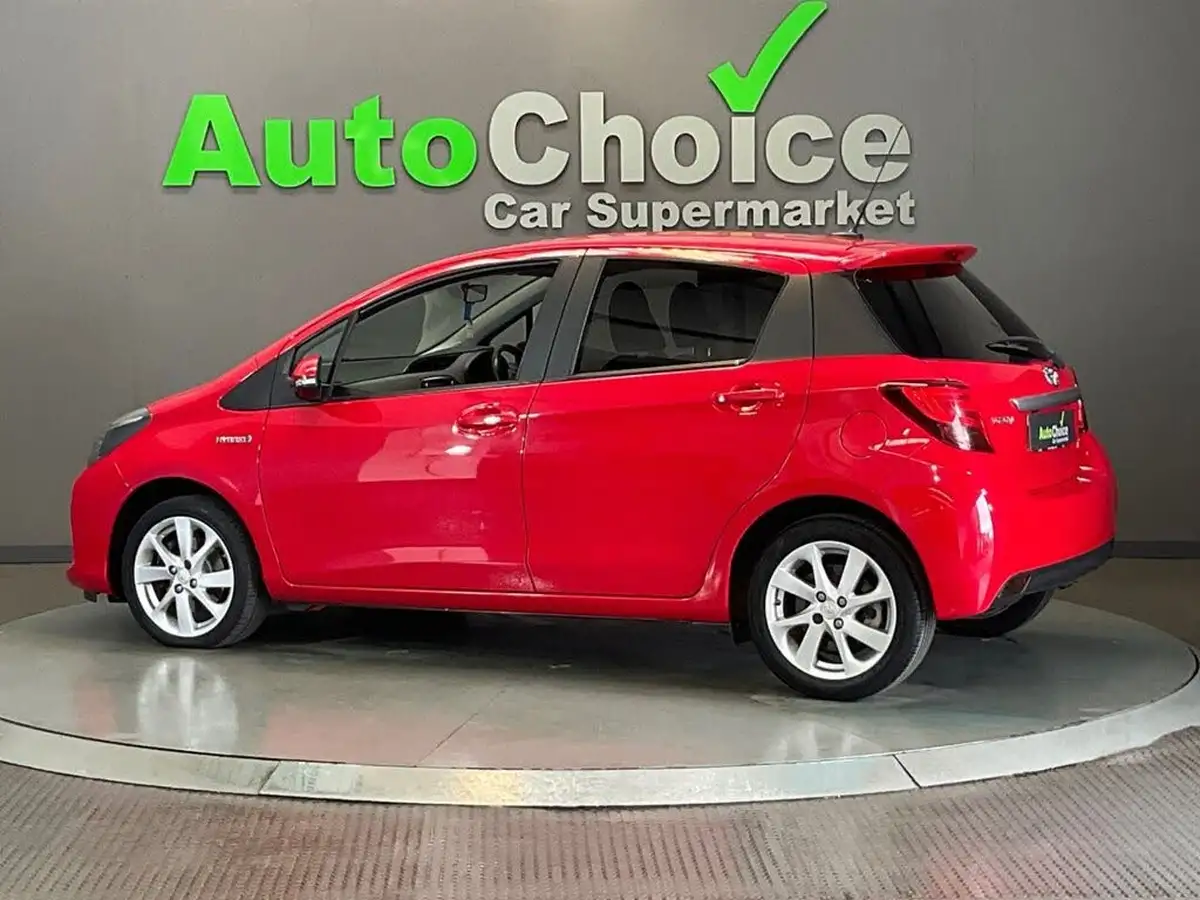 2015-toyota-yaris-15-vvt-i-sport-hybrid-big-11