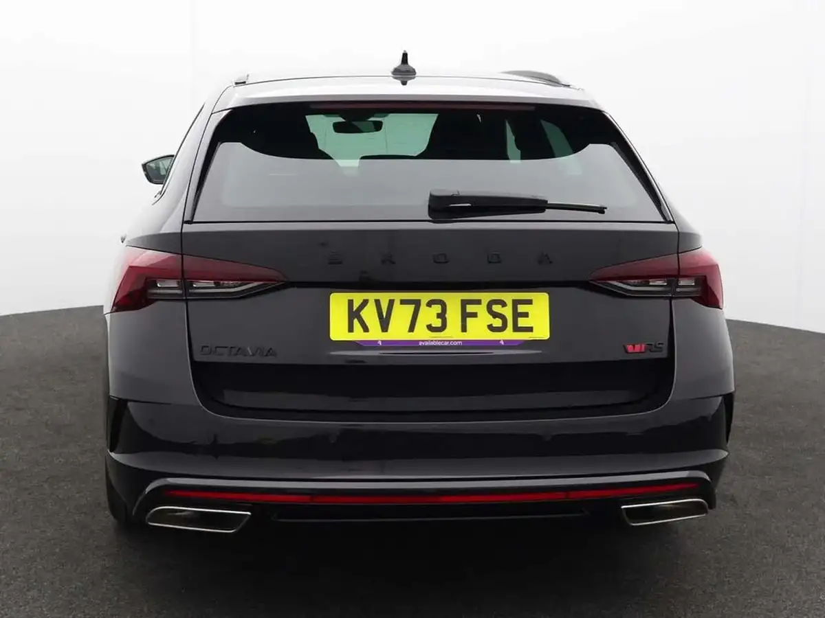 2023-skoda-octavia-20-tsi-vrs-estate-big-3