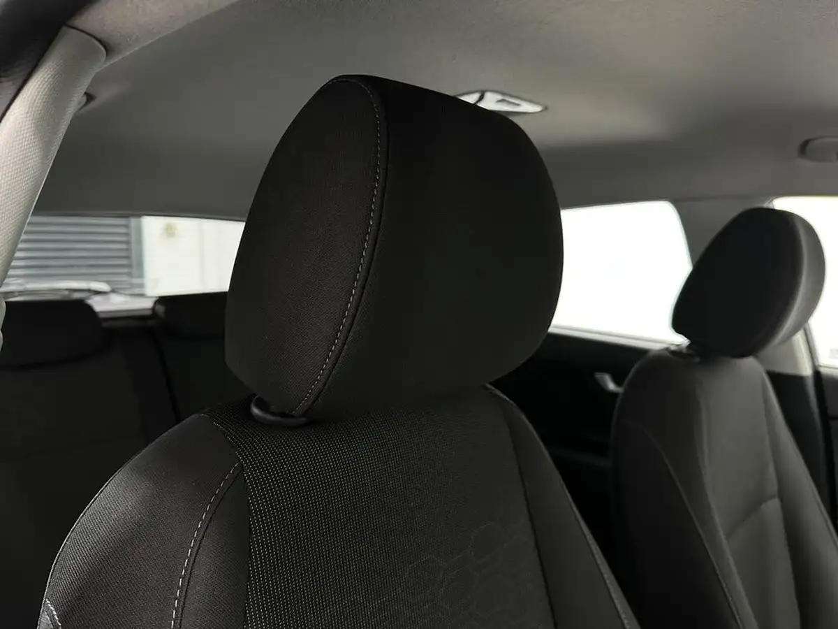 2018-kia-rio-125-2-big-28