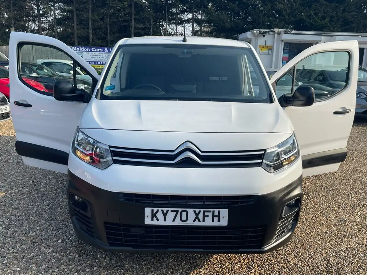 2020-citroen-berlingo-15bluehdi-1000-enterprise-100pseu6dt-e-ss-panel-big-30