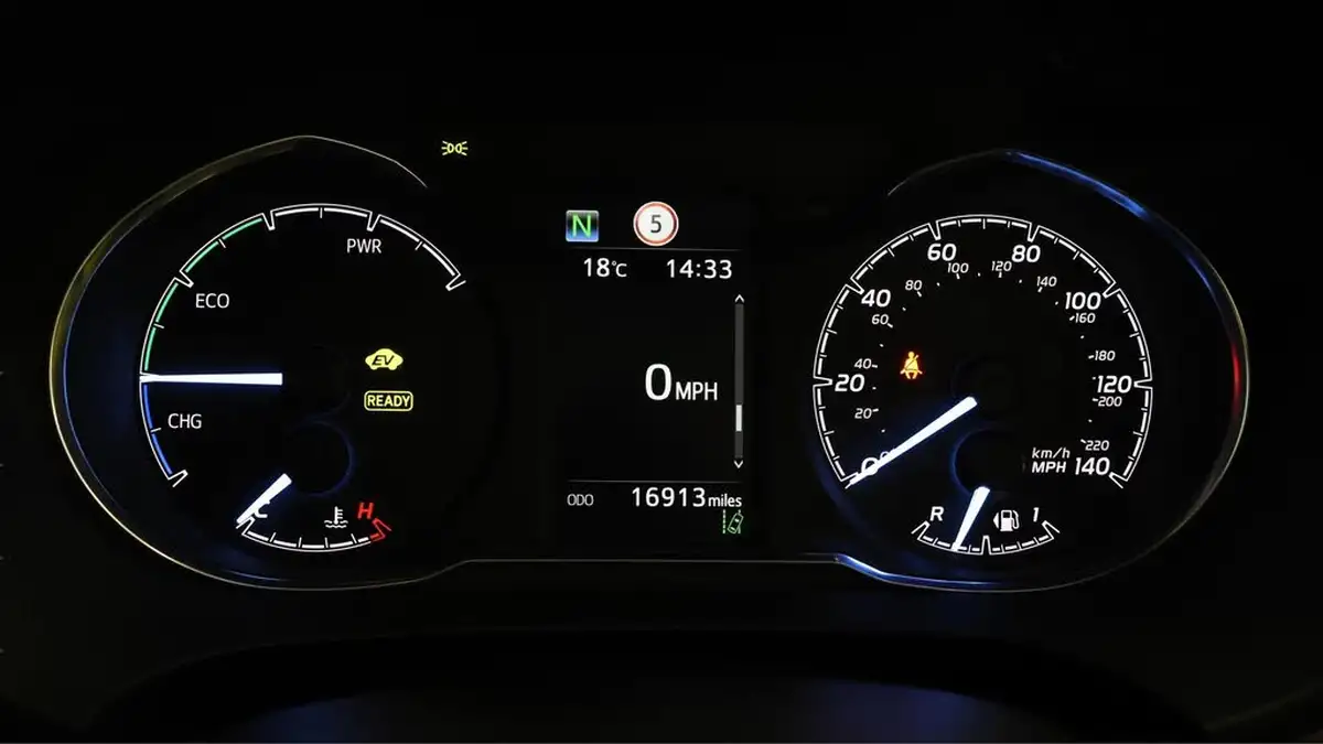 2020-toyota-yaris-15-vvt-i-icon-tech-98bhp-hybrid-1497cc-e-cvt-big-10