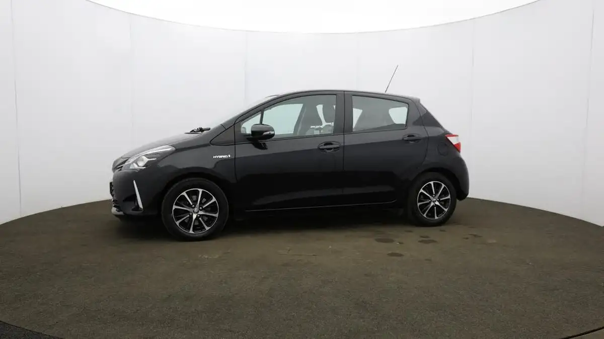 2020-toyota-yaris-15-vvt-i-icon-tech-98bhp-hybrid-1497cc-e-cvt-big-34