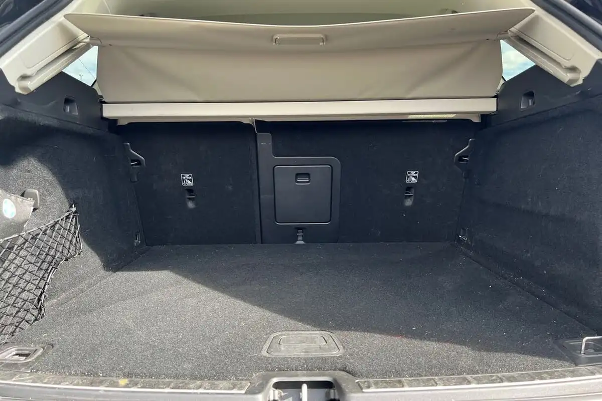 2019-volvo-xc60-20-t4-edition-big-7