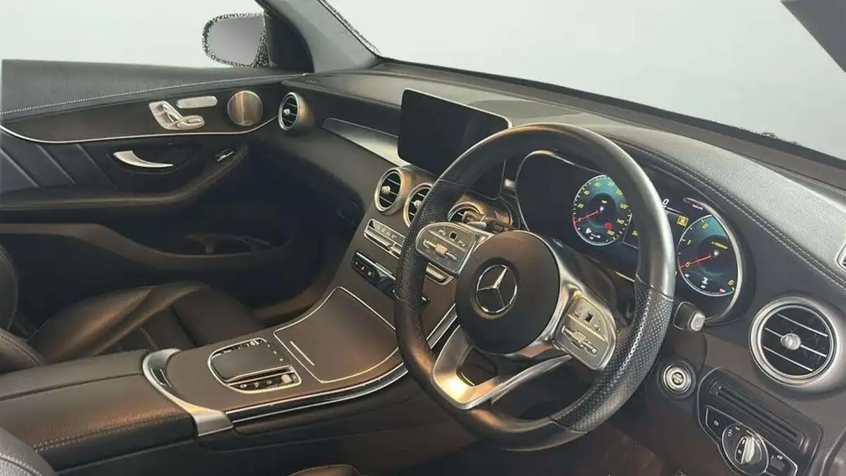 2021-mercedes-benz-glc-class-20d-glc300d-amg-line-premium-plus-245ps-station-wagon-5d-big-36