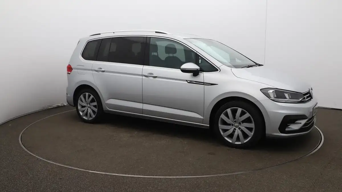 2020-volkswagen-touran-15-tsi-r-line-big-47
