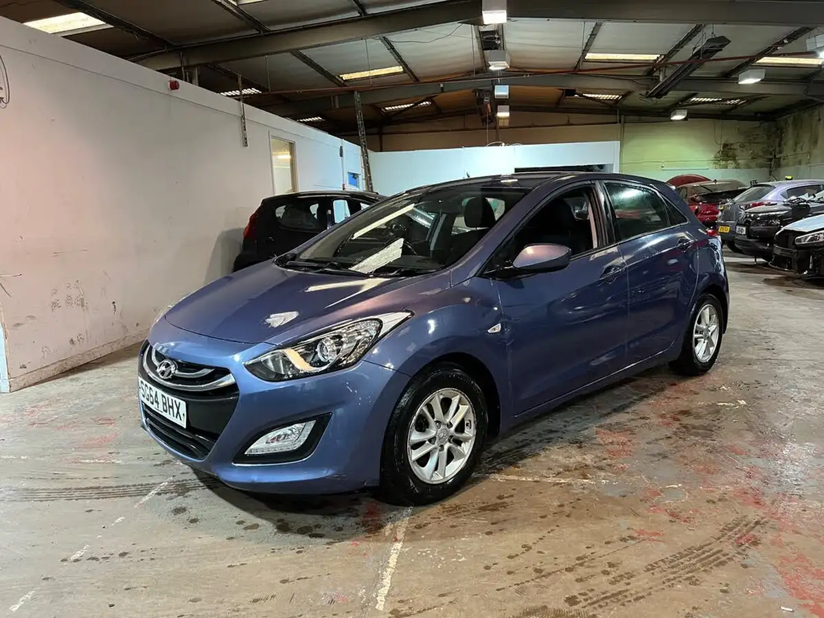 2014-hyundai-i30-16crdi-active-108bhp-blue-drive-hatchback-5d-big-0