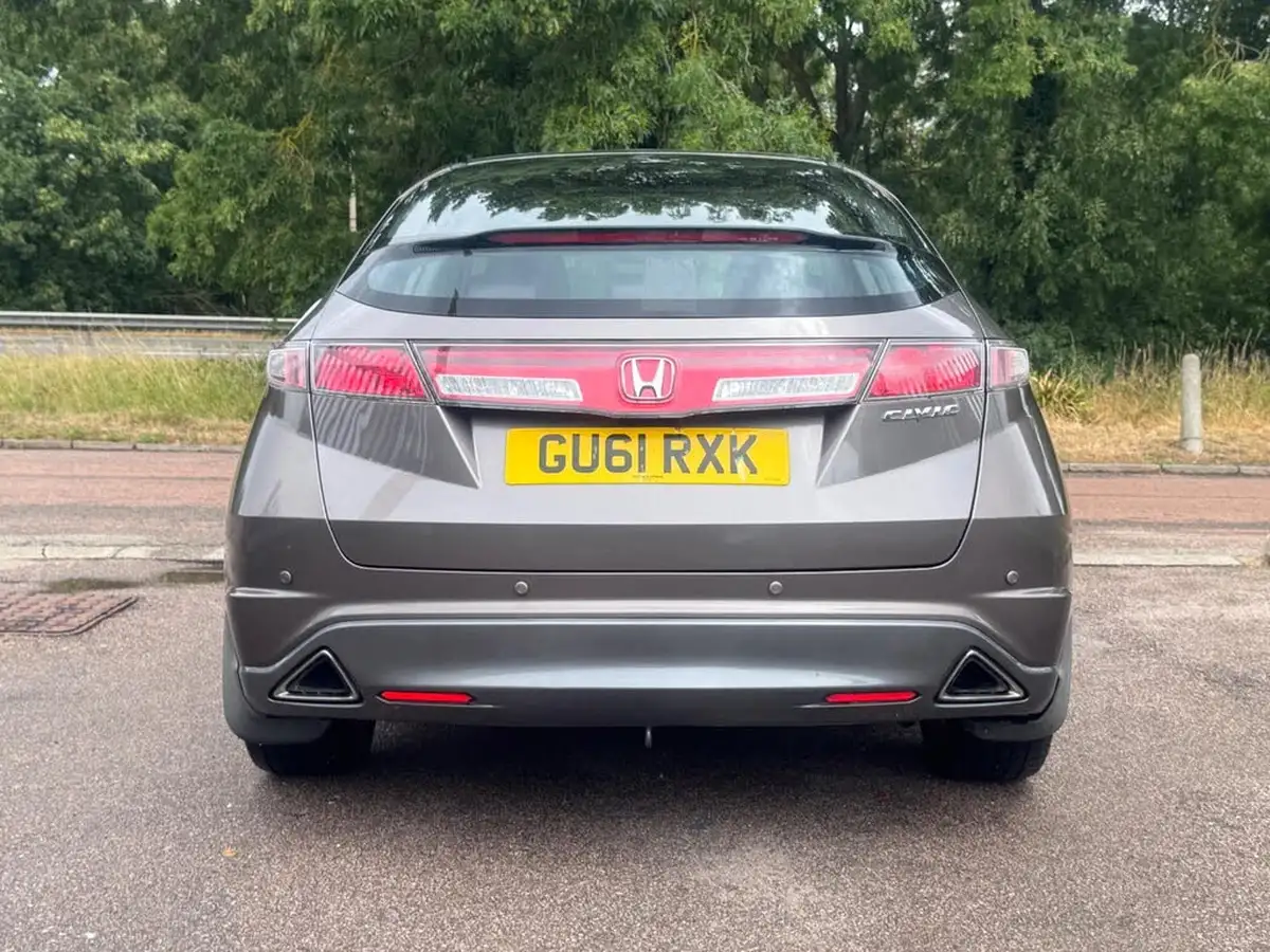 2011-honda-civic-18-es-t-auto-big-9