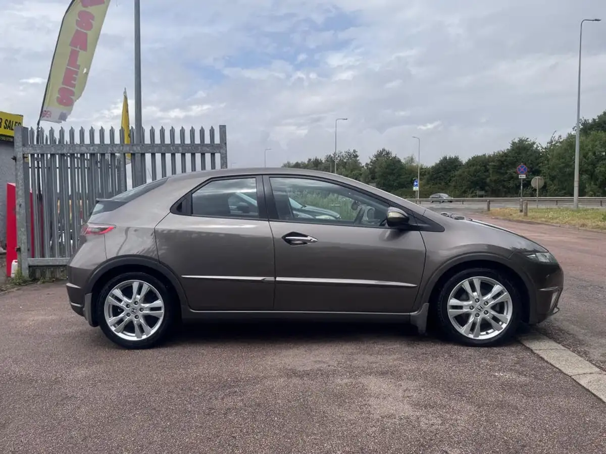 2011-honda-civic-18-es-t-auto-big-13