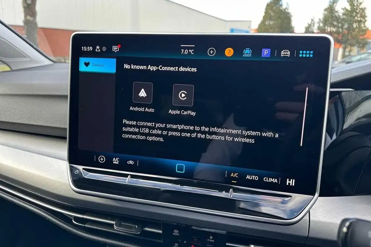 2025-volkswagen-golf-15-etsi-match-big-30