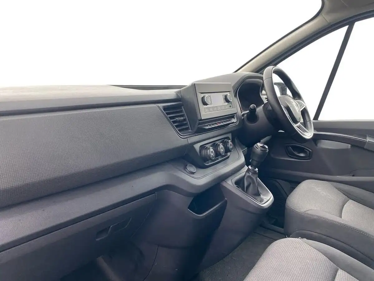 2022-renault-trafic-20dci-ll30-130-business-panel-big-6