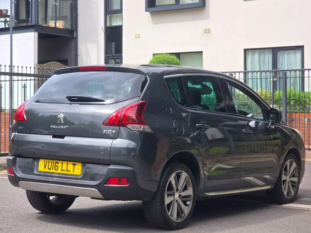 2016-peugeot-3008-crossover-16bluehdi-allure-big-9