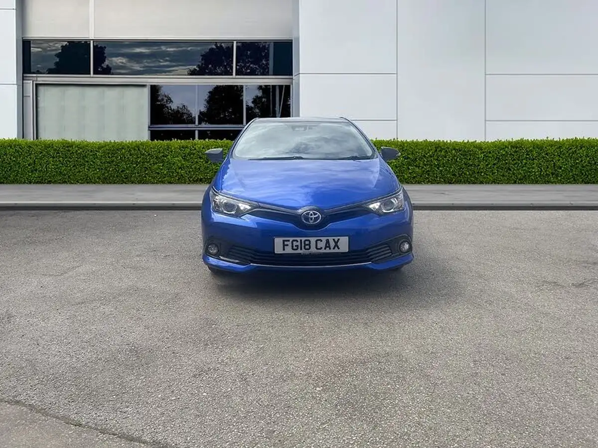 2018-toyota-auris-18-vvt-i-hsd-design-hatchback-big-2