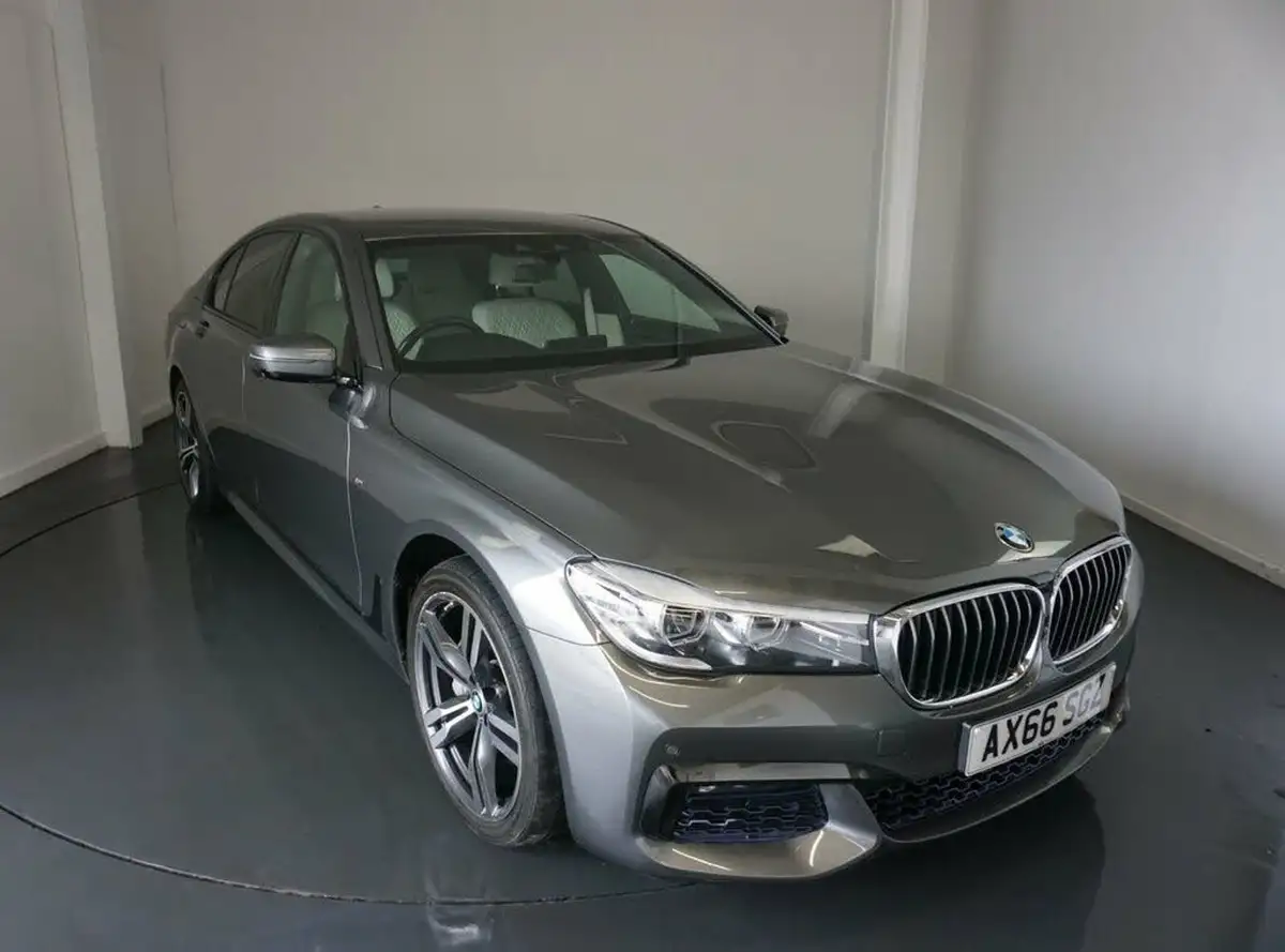 2016-bmw-7-series-30td-740d-m-sport-big-15