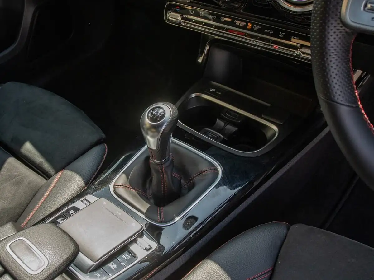 2019-mercedes-benz-a-class-13-a200-amg-line-premium-hatchback-5d-big-28