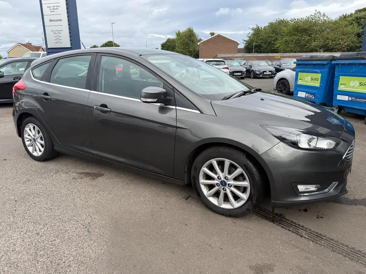 2017-ford-focus-10t-titanium-100ps-hatchback-big-39
