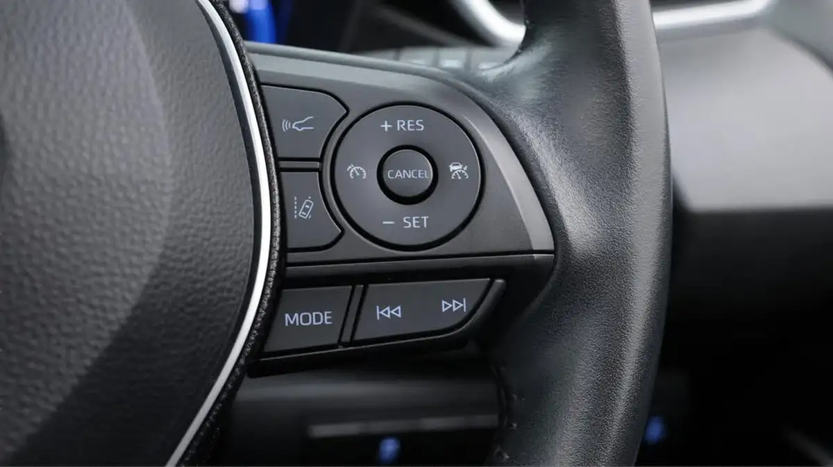 2021-toyota-corolla-18-vvt-i-design-spare-wheel-hatchback-5d-big-27