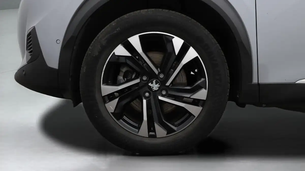 2023-peugeot-2008-suv-e-gt-136bhp-50kwh-station-wagon-big-18