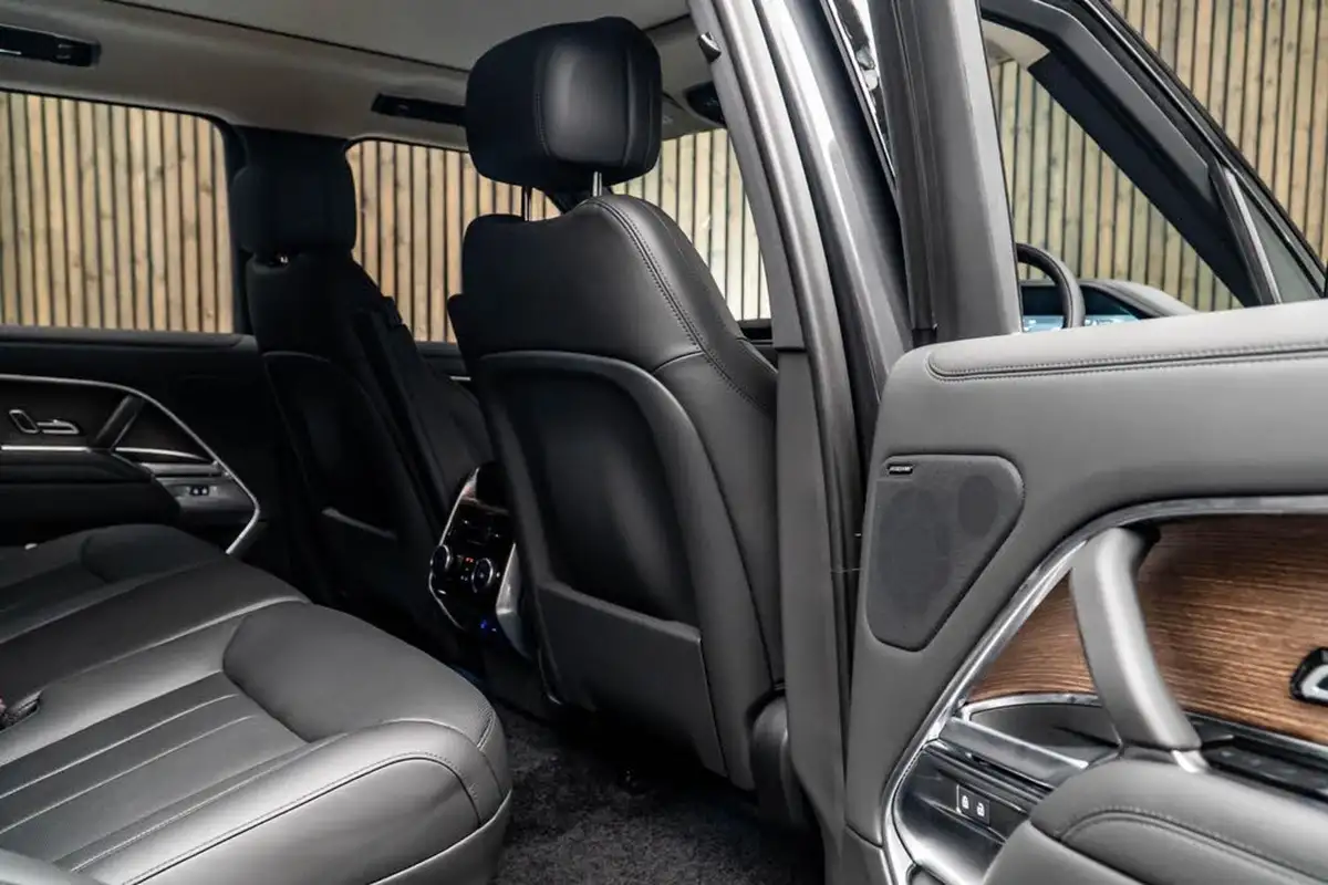 2025-land-rover-range-rover-30-d350-se-big-38