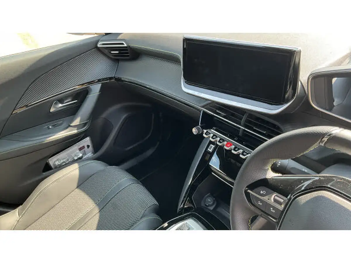 2023-peugeot-2008-suv-big-13
